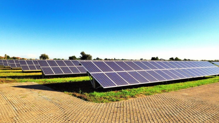 The Benefits of Going Green with Solar Panels for Your Home or Business